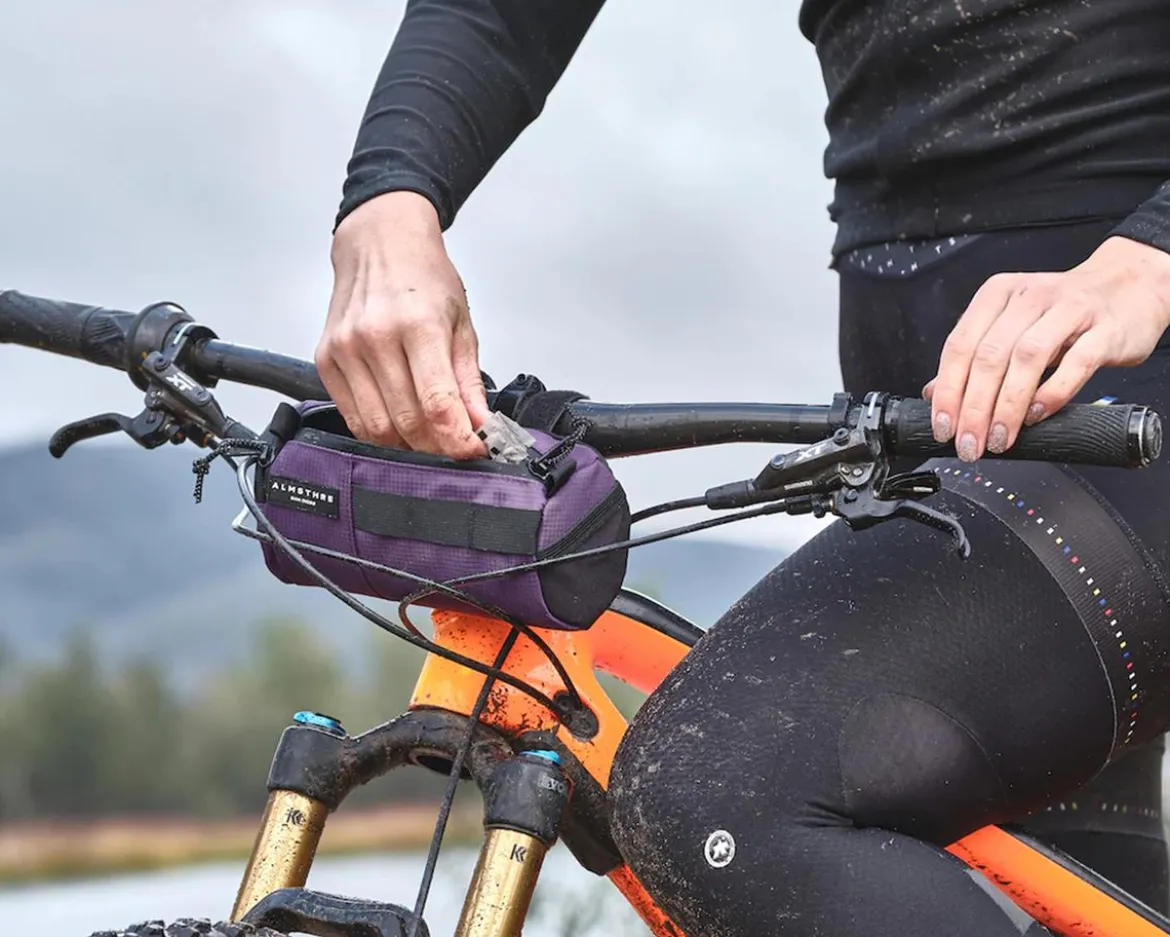 Almsthre Compact Bar Bag (Midnight Black) (1.5L)