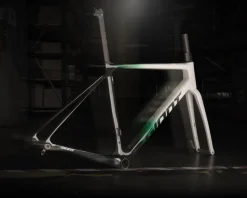 Giant 2026 TCR Advanced Pro Frameset (White/Venom Green) (M)