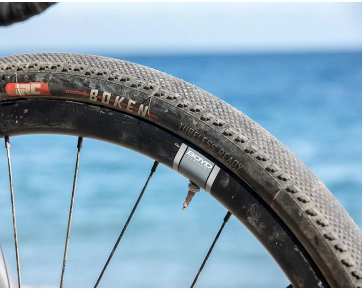 IRC Boken Tubeless Gravel Tire (Black) (700c) (36mm)