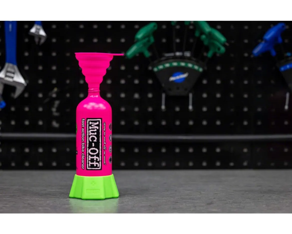 Muc-Off , Collapsible Silicone Funnel