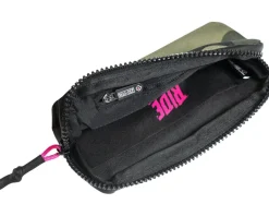 Muc-Off Essentials Case with Header