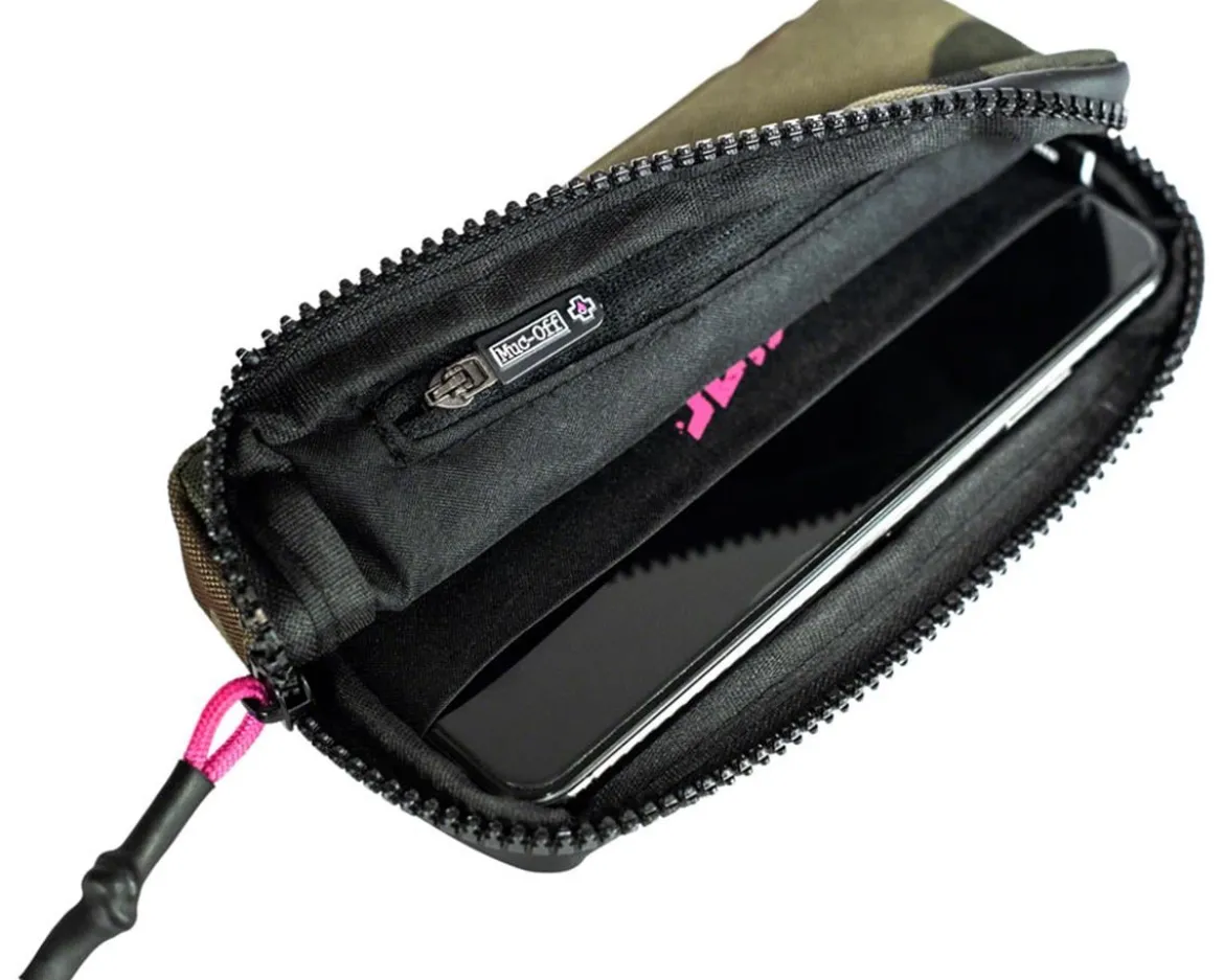 Muc-Off Essentials Case with Header
