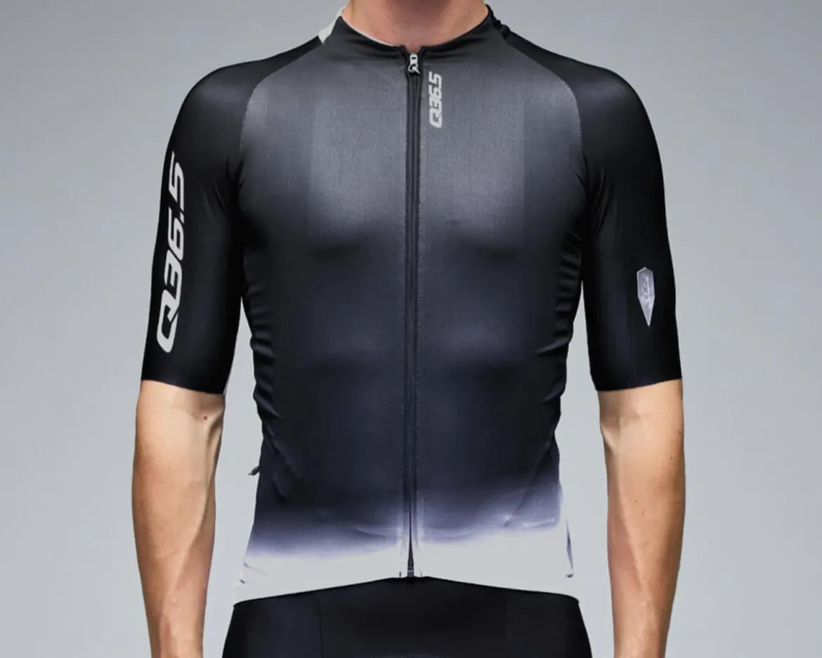 Q36.5 Gregarius Pro Collar Fade Jersey (Black) (S)
