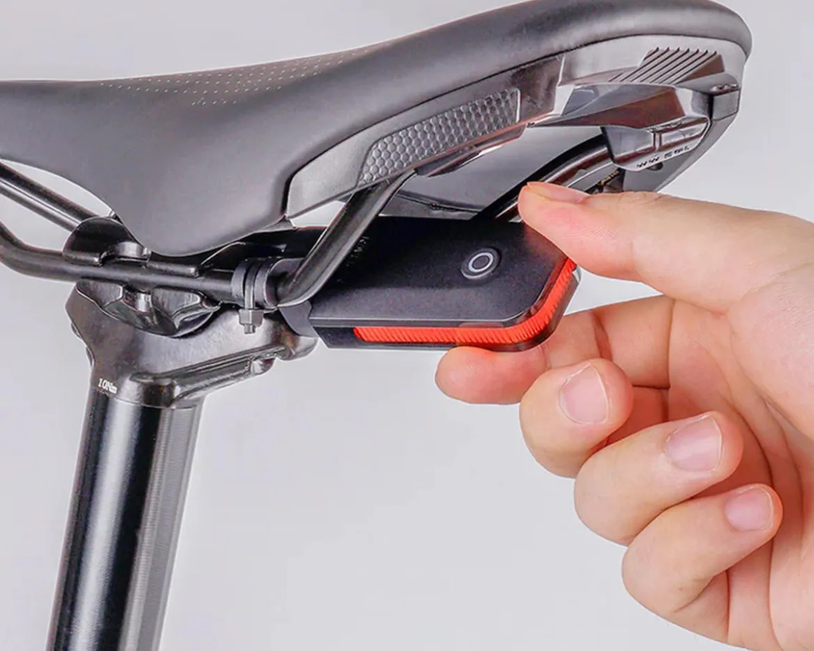 Ravemen CL01 Tail Light (Black) (30 Lumens) (w/ Seatpost & Saddle Rail Mount)