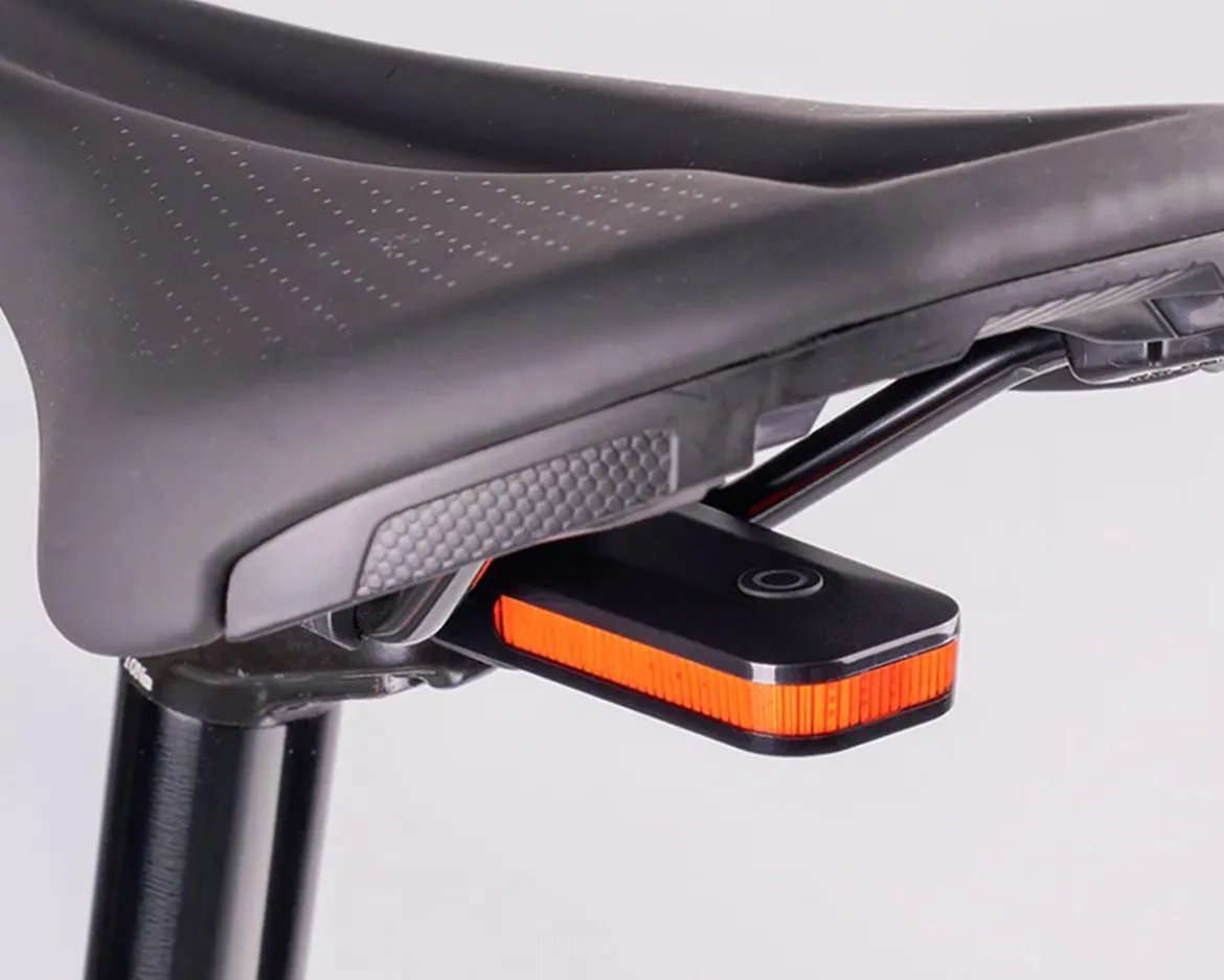 Ravemen CL01 Tail Light (Black) (30 Lumens) (w/ Seatpost & Saddle Rail Mount)