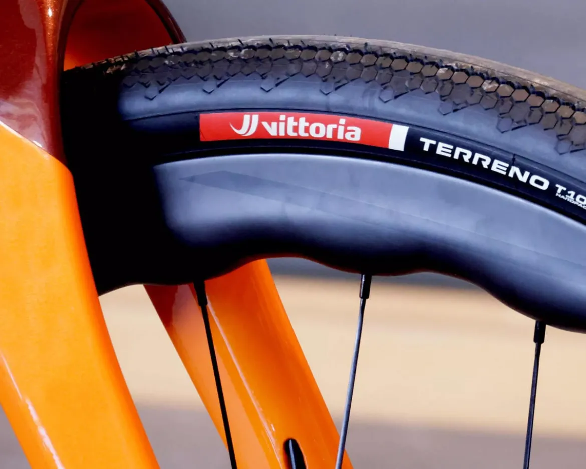 Vittoria Terreno T10 Hardpack Gravel Sport Tire (Black) (700c) (35mm) (Non-Folding Wire Bead)