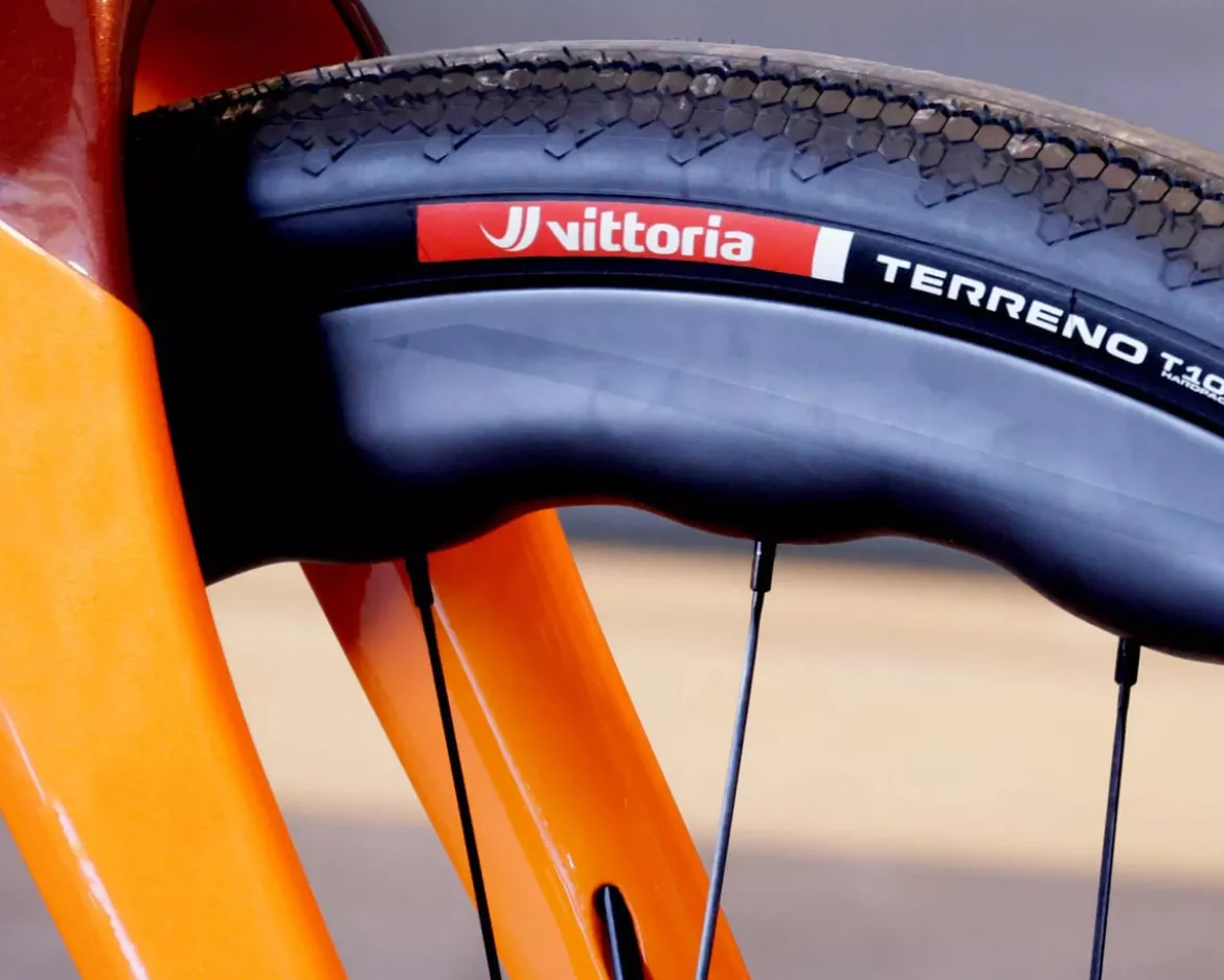 Vittoria Terreno T10 Hardpack Gravel Sport Tire (Black) (700c) (35mm) (Folding)